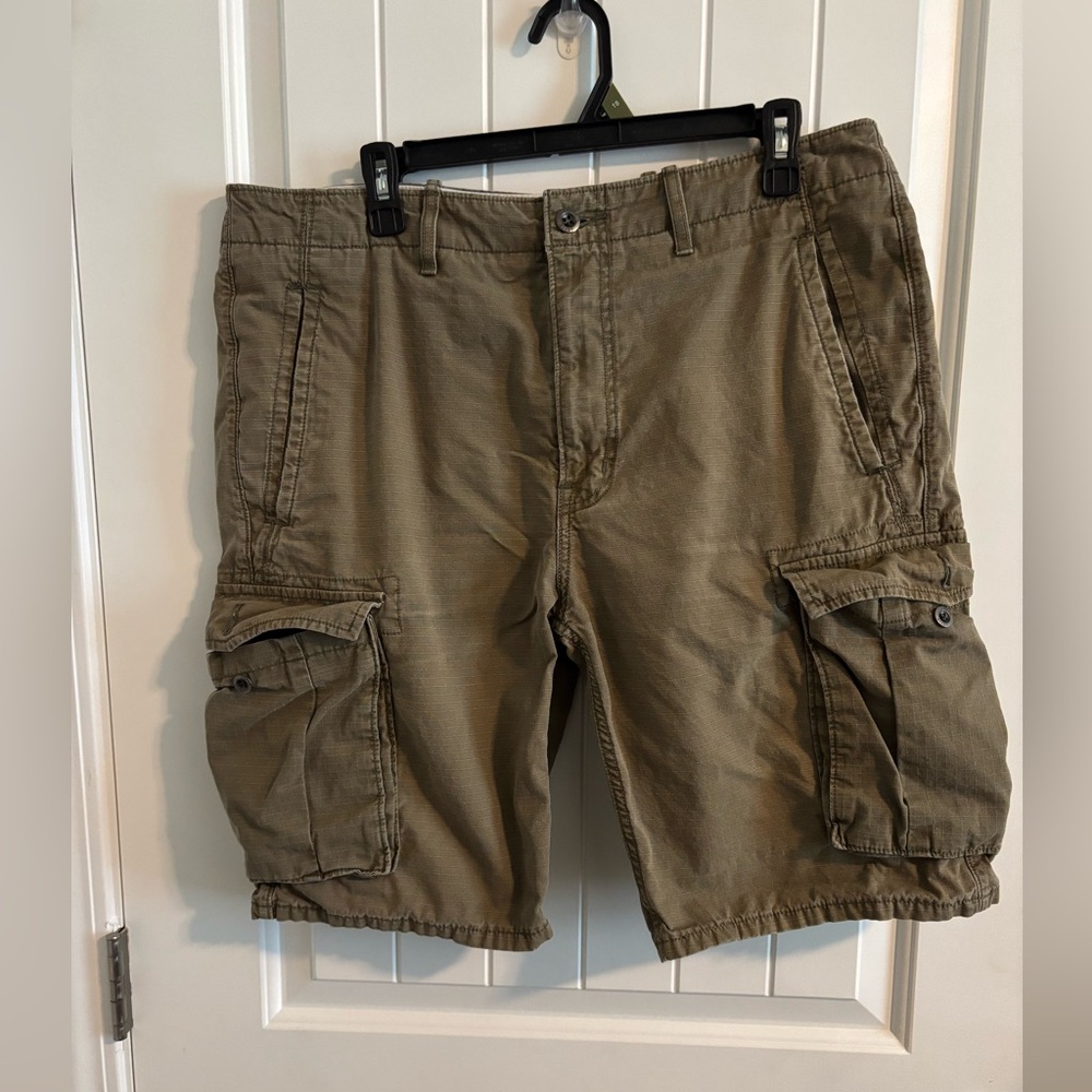Levi's brown cargo shorts
